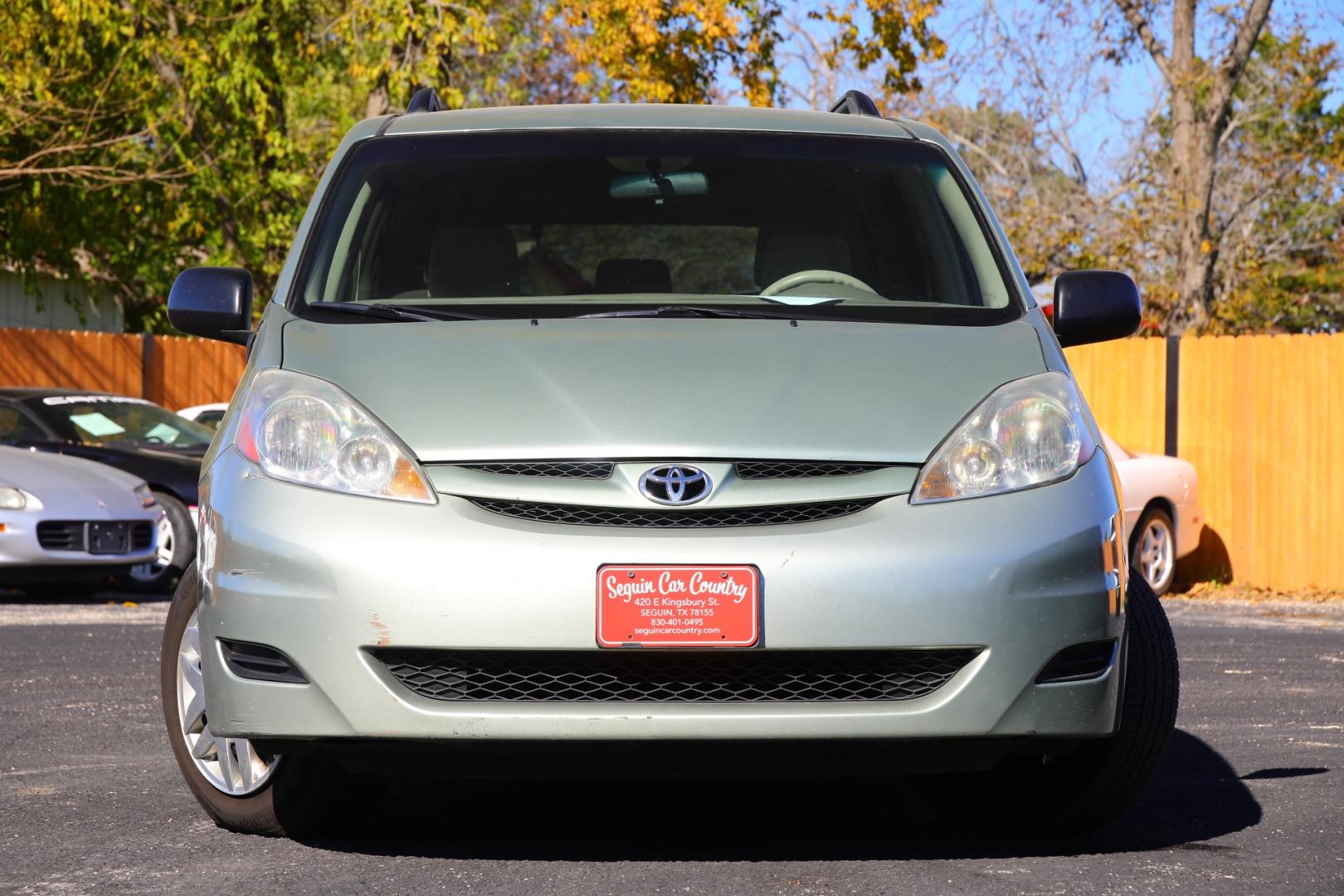 2006 GREEN TOYOTA SIENNA LE 7-Passenger (5TDZA23C66S) with an 3.3L V6 DOHC 24V engine, 5-SPEED AUTOMATIC transmission, located at 420 E. Kingsbury St., Seguin, TX, 78155, (830) 401-0495, 29.581060, -97.961647 - Photo#1